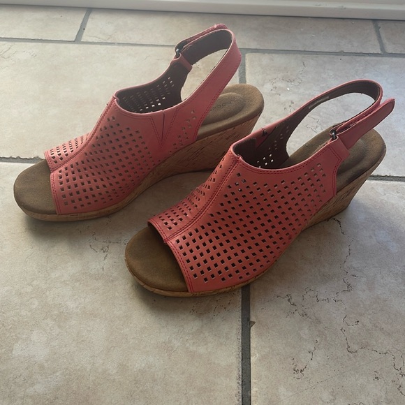 Coral Open Toed Wedge Sandal Heels - Picture 3 of 7